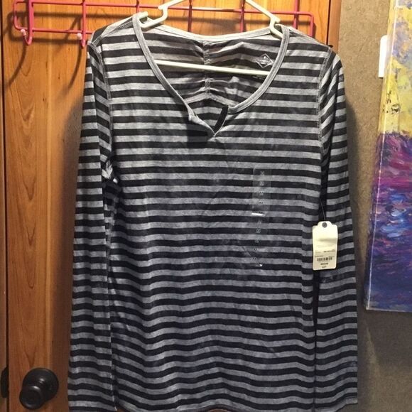 NWT St. John’s Bay L/S Henley Stripe Knit Shirt M - Picture 5 of 7